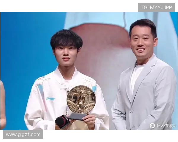 BLG强势对决RNG巅峰之战谁能掌控赛场节奏书写荣耀新篇章