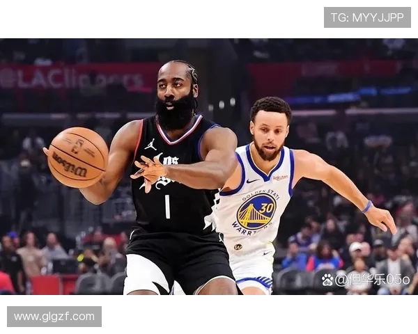 快船与勇士激战再续 新赛季对决引爆篮球激情
