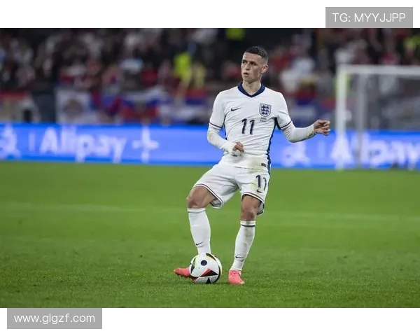 菲尔·福登：从青涩新星到曼城核心球员的成长之路