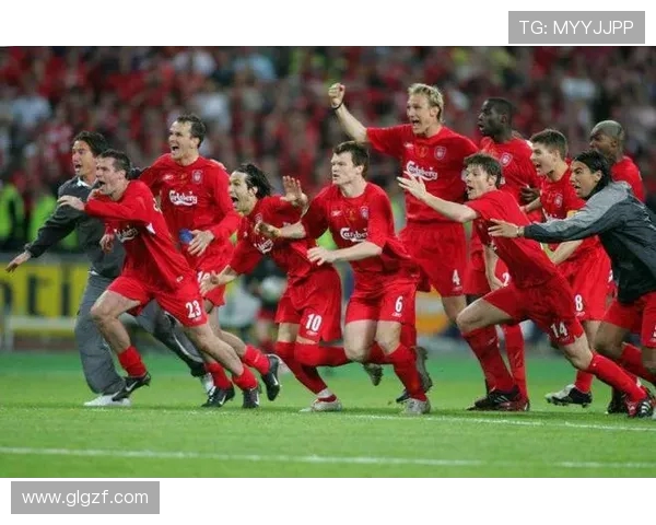 AC米兰巅峰对决再燃绿茵激情鏖战豪强争夺荣耀之夜 AC米兰巅峰对决再燃绿茵激情鏖战豪强争夺荣耀之夜