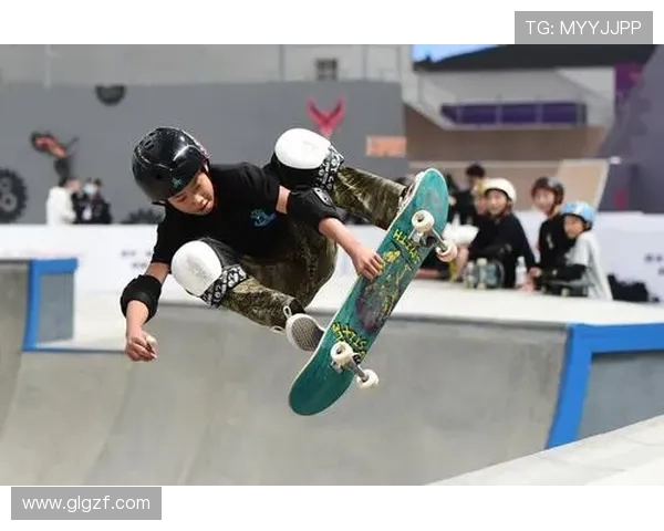 成都街舞队在滑板精英赛中以88分领先积分榜展现强大实力