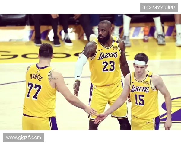 勇士与湖人激战再起谁能在这场对决中笑到最后